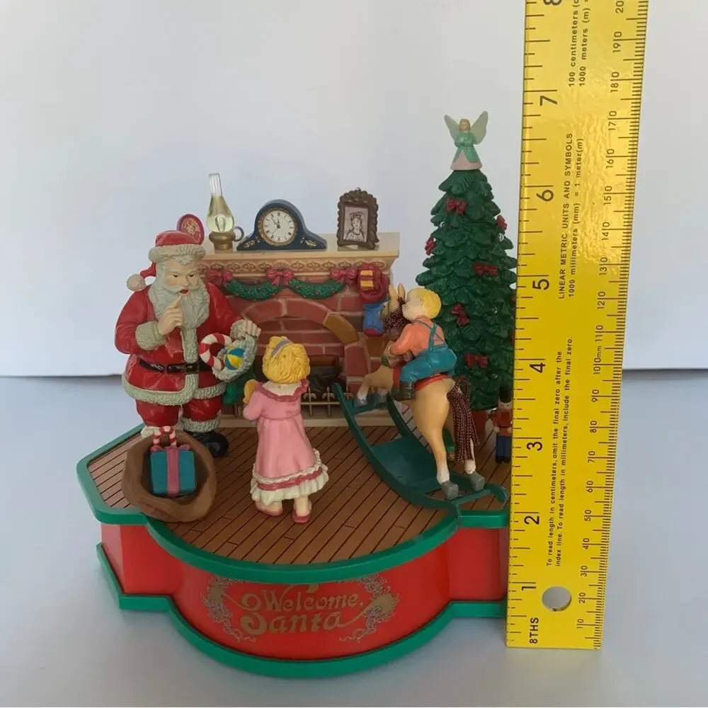 1993 Lustre Fame Animated Welcome Santa Music Box